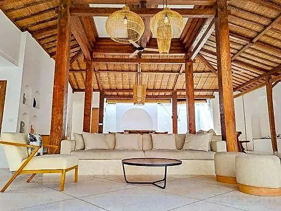 Belvilla Peaceful Retreat Nelayan 4* بالي